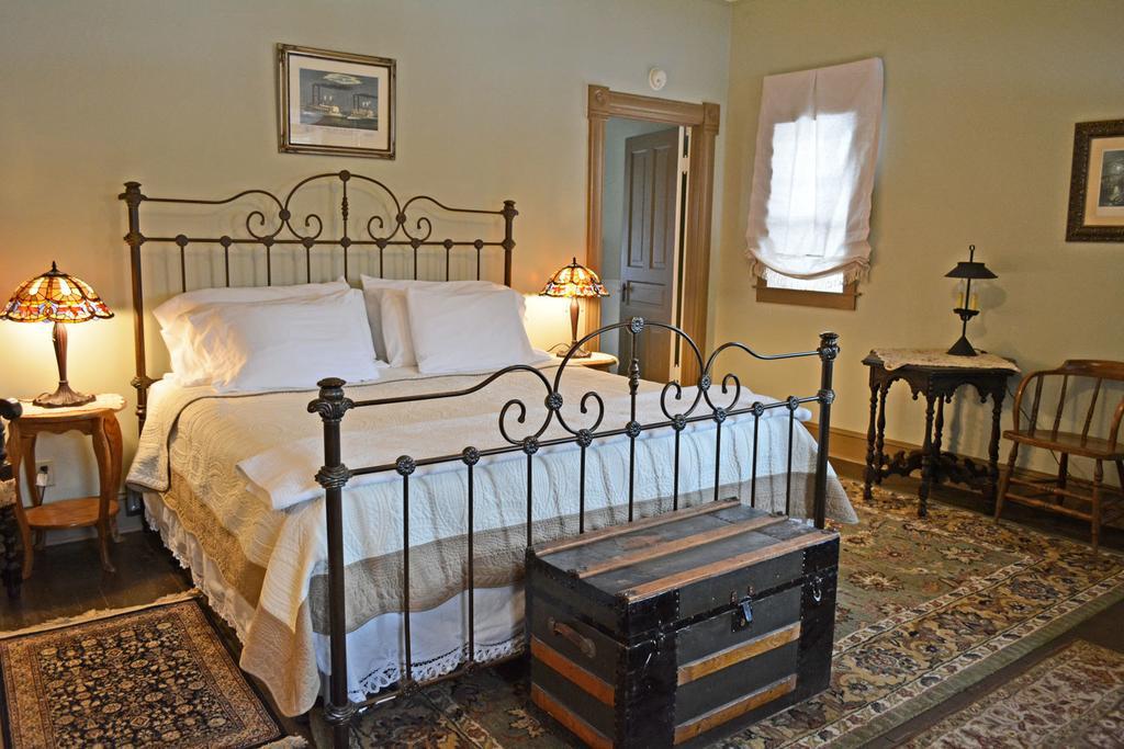 Hotel Backwoods Bed And Bath McGregor Exterior foto