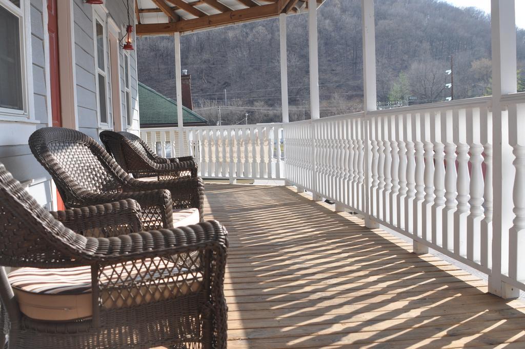 Hotel Backwoods Bed And Bath McGregor Exterior foto