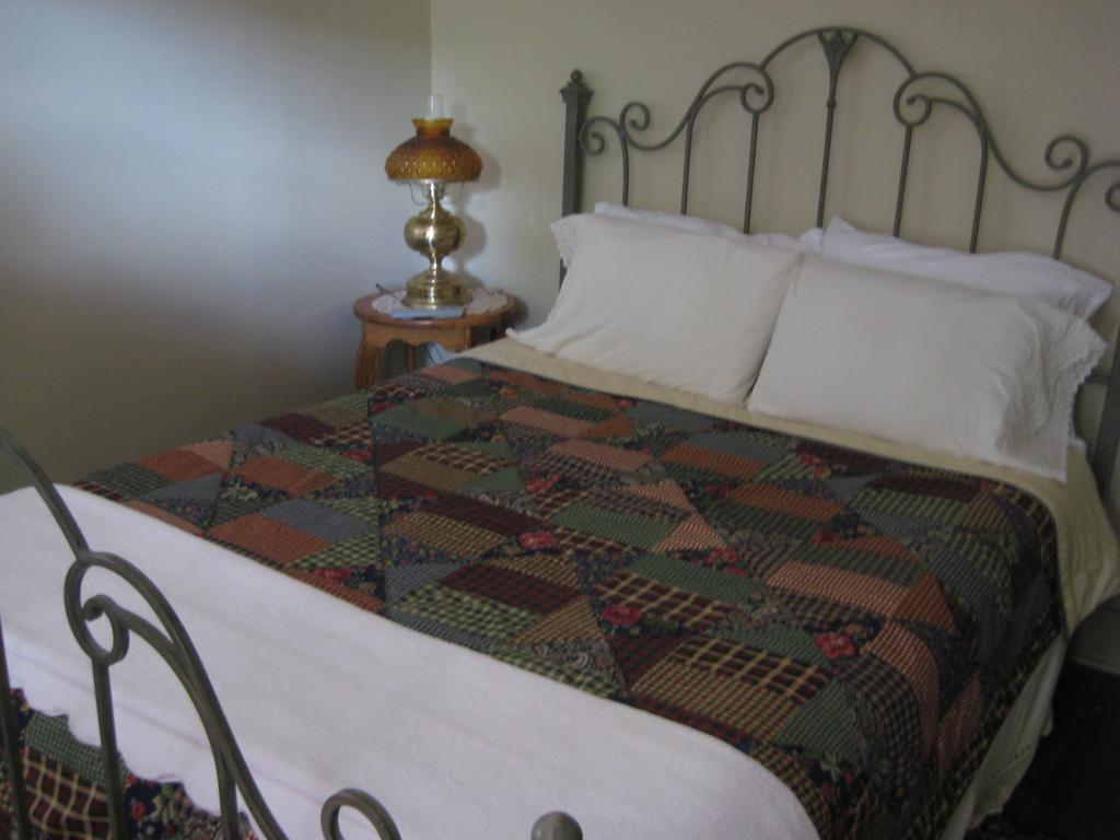 Hotel Backwoods Bed And Bath McGregor Exterior foto