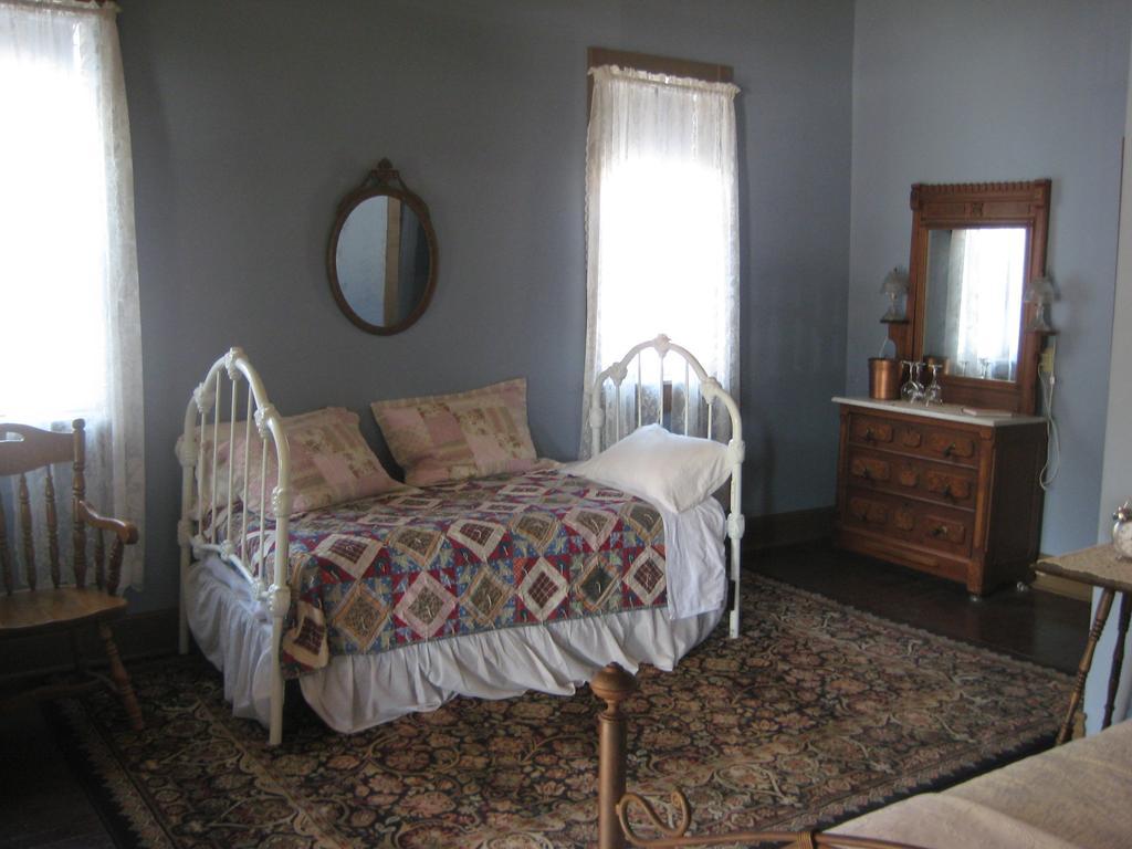 Hotel Backwoods Bed And Bath McGregor Exterior foto