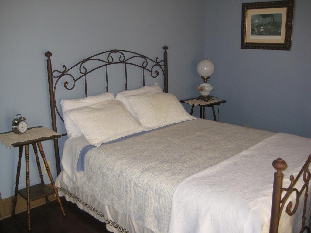 Hotel Backwoods Bed And Bath McGregor Exterior foto