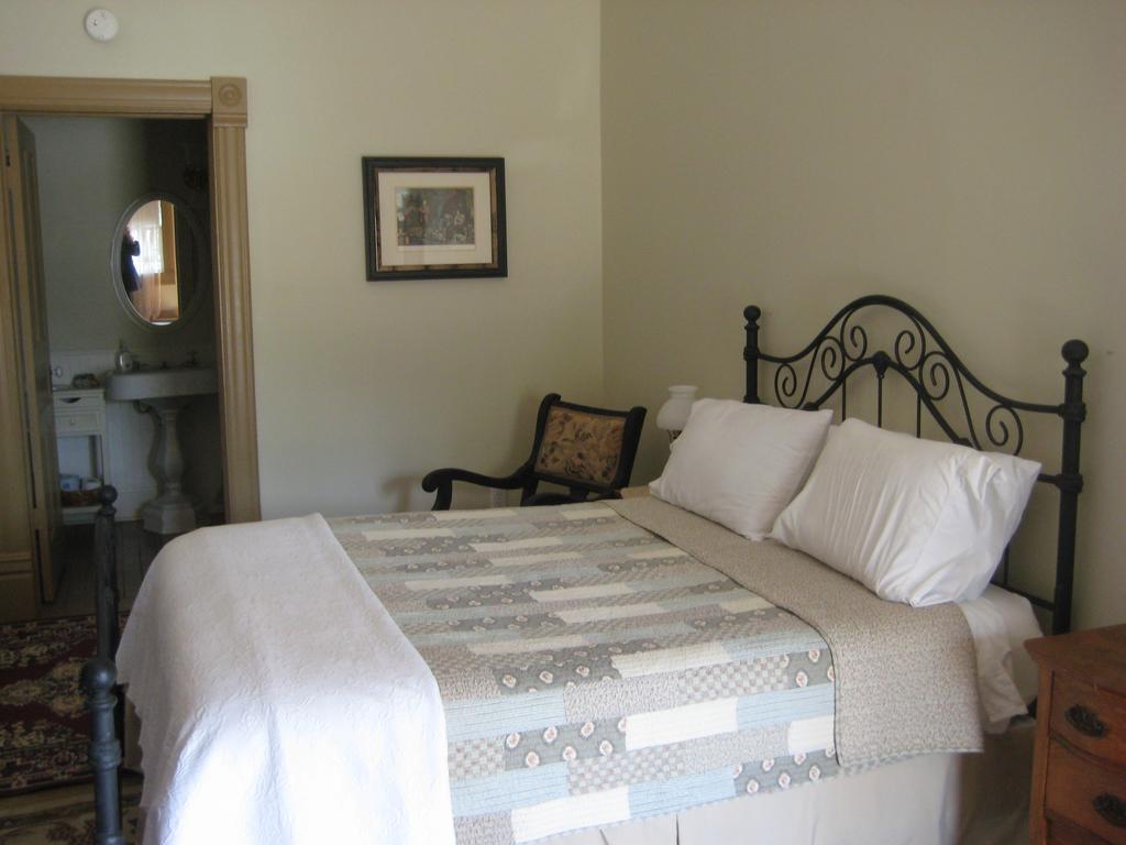 Hotel Backwoods Bed And Bath McGregor Exterior foto